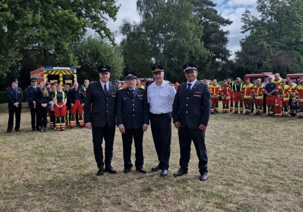 Samtgemeindefeuerwehrtag mit besonderer Ehrung, einem Heimsieg und tollem Rahmenprogramm