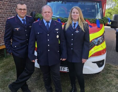 Neues Löschfahrzeug der Feuerwehr Lüdershausen offiziell in Dienst gestellt