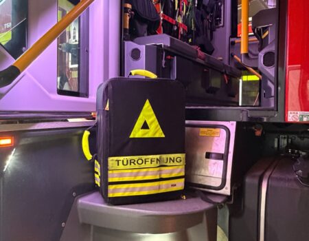 H1Y-Tür öffnen mit Rettungsdienst