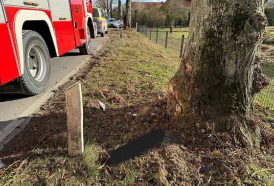 H2 - Öl auslaufend nach Verkehrsunfall