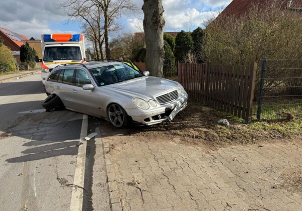 H2 - Öl auslaufend nach Verkehrsunfall